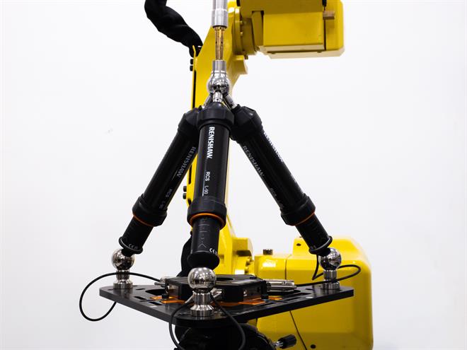 Renishaws Roboter-Diagnosesystem für die industrielle Automatisierung, das RCS T-90, installiert in der Zelle eines Arbeitsroboters.
